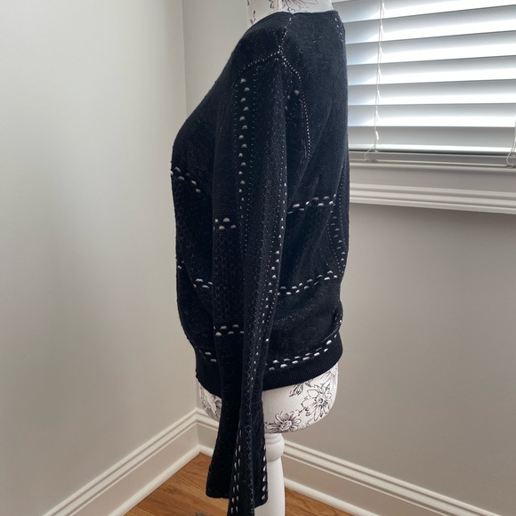 🌸NWT🌸 Saks Fifth Avenue sweater - Picture 4 of 9